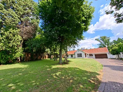 4 Bedroom House To Rent in Sandton - U3iZ.webp