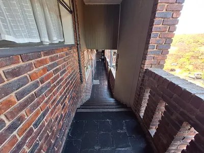 1.5 Bedroom Apartment To Rent in Randburg - vV1p.webp