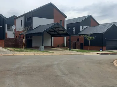 3 Bedroom Townhouse To Rent in Roodepoort - y5Xx.webp