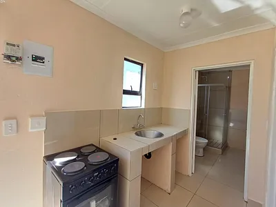 2 Bedroom Apartment To Rent in Roodepoort - oB1k.webp