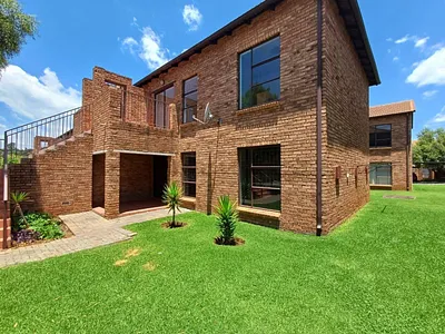 2 Bedroom Apartment To Rent in Roodepoort - 7amy.webp