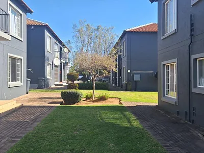 2 Bedroom Apartment For Sale in Randburg - SaxI.webp