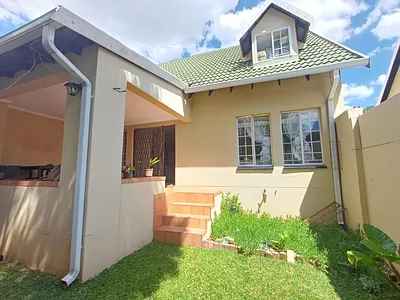 3 Bedroom Townhouse To Rent in Randburg - 2CnG.webp
