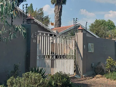 3 Bedroom Apartment To Rent in Randburg - 5bWf.webp