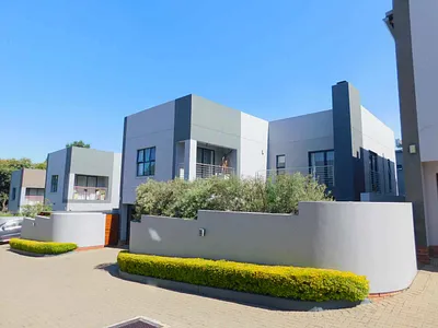 4 Bedroom Townhouse To Rent in Sandton - 1qWP.webp