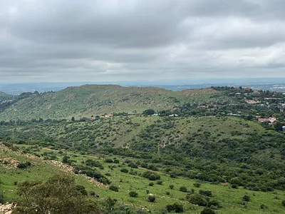 2 Bedroom Apartment To Rent in Roodepoort - 05hO.webp