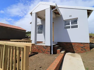2 Bedroom House For Sale in East London - U2tO.webp