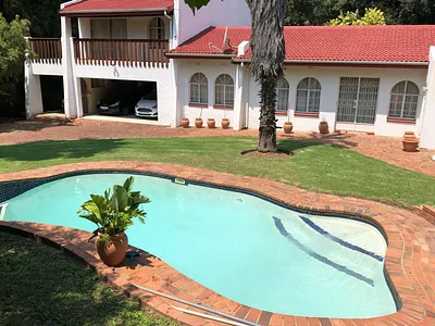6 Bedroom House For Sale in Roodepoort - zO05.webp