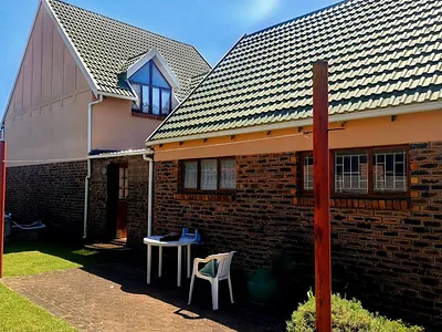 4 Bedroom Townhouse For Sale in Mossel Bay - xbuP.webp