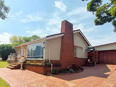 4 Bedroom House For Sale in Centurion - wDCv.webp