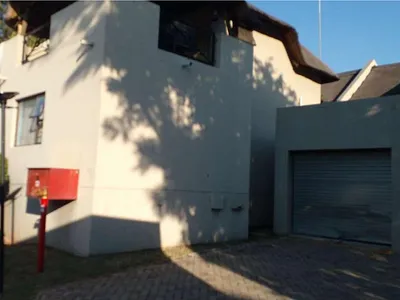 3 Bedroom Townhouse For Sale in Randburg - egGY.webp