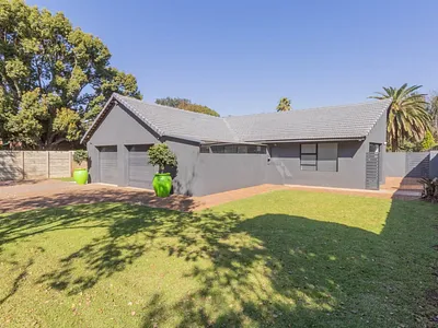 4 Bedroom House For Sale in Centurion - xP5v.webp