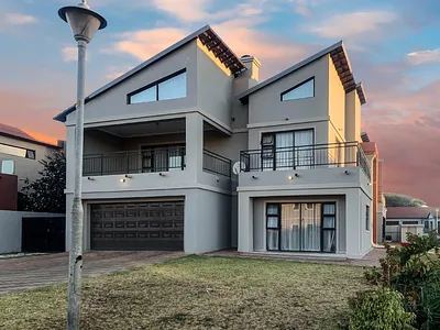 5 Bedroom House For Sale in Centurion - C6kS.webp