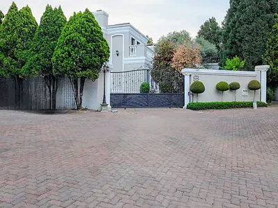 5 Bedroom House For Sale in Sandton - QOWl.webp