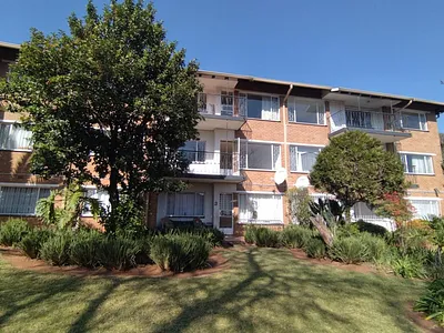 2 Bedroom Apartment For Sale in Randburg - cjYt.webp