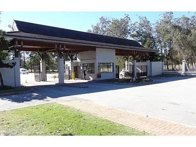 3 Bedroom House For Sale in Port Elizabeth - niyJ.webp
