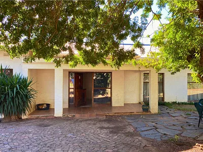5 Bedroom House For Sale in Pretoria - KpX0.webp
