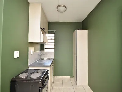 2 Bedroom Apartment For Sale in Roodepoort - b6DV.webp