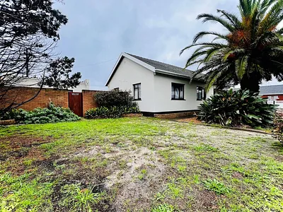 3 Bedroom House For Sale in Cape Town - EKxo.webp