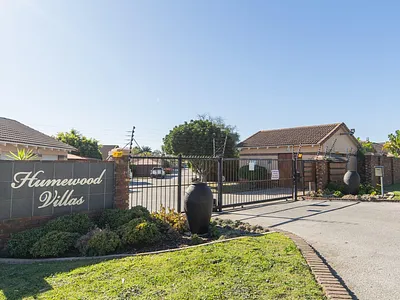 3 Bedroom Townhouse For Sale in Port Elizabeth - 5r6p.webp