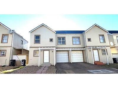 3 Bedroom Townhouse For Sale in Cape Town - PEII.webp