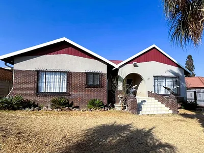 3 Bedroom House For Sale in Germiston - p0tS.webp