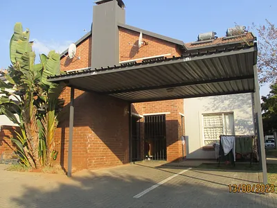 2 Bedroom Townhouse For Sale in Kempton Park - ZGR9.webp