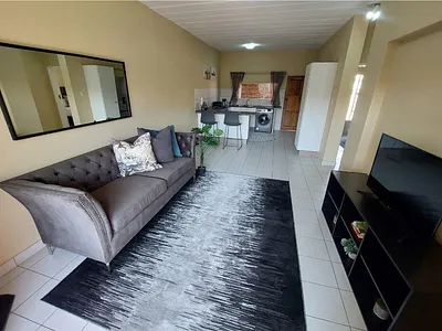 2 Bedroom Townhouse For Sale in Johannesburg - otMh.webp