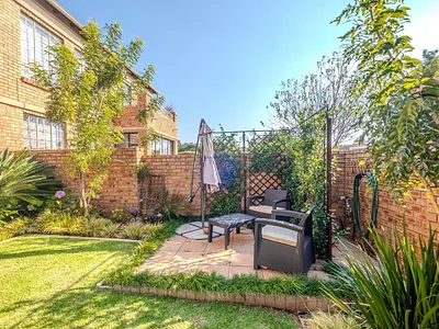 3 Bedroom Townhouse For Sale in Pretoria - 23VF.webp