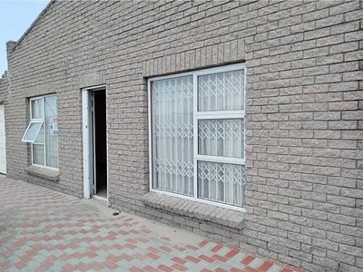 4 Bedroom House For Sale in Cape Town - xudq.webp