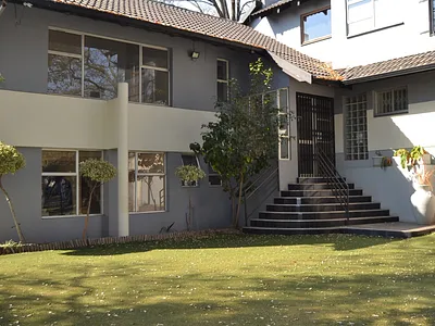 6 Bedroom House For Sale in Johannesburg - 9ohK.webp