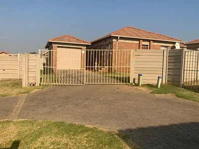 3 Bedroom House For Sale in Centurion - yxZz.webp