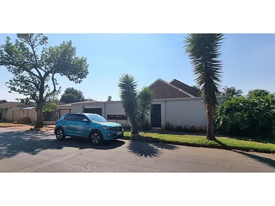 5 Bedroom House For Sale in Johannesburg - zgah.webp