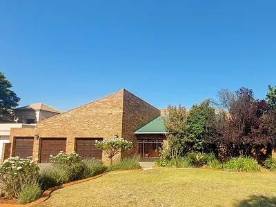 4 Bedroom House For Sale in Centurion - Ww9T.webp