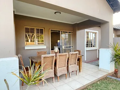 2 Bedroom Townhouse For Sale in Pretoria - ECaf.webp