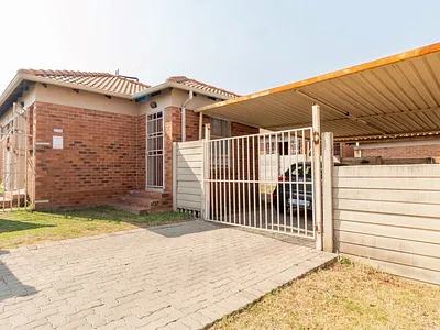 2 Bedroom House For Sale in Centurion - wQSH.webp