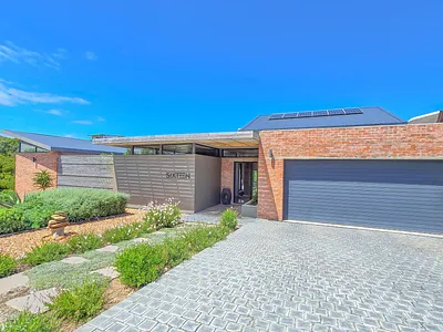 3 Bedroom House For Sale in Jeffreys Bay - rZP2.webp