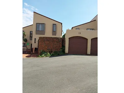 3 Bedroom Townhouse For Sale in Durban - Apzr.webp