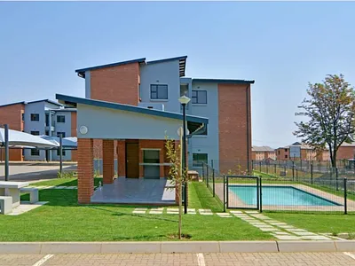2 Bedroom Apartment For Sale in Midrand - ZwEV.webp