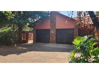 4 Bedroom House For Sale in Centurion - 6ITc.webp