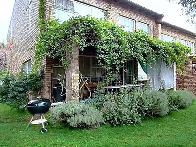 3 Bedroom Townhouse For Sale in Randburg - d7sn.webp