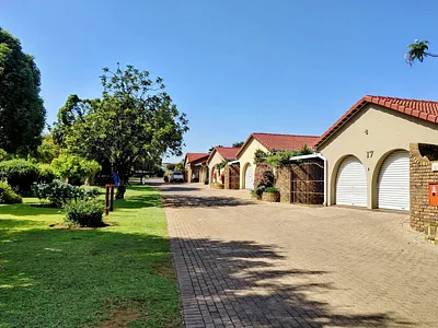 3 Bedroom Townhouse For Sale in Kempton Park - POxk.webp