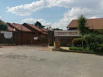2 Bedroom Townhouse For Sale in Kempton Park - BUoQ.webp