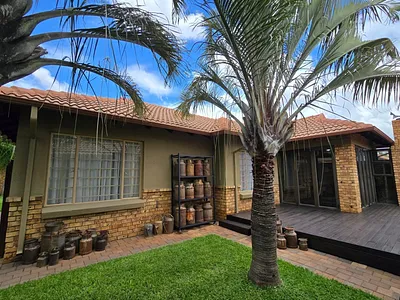 3 Bedroom Townhouse For Sale in Pretoria - nte9.webp