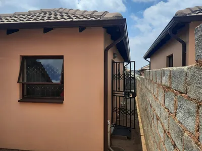 2 Bedroom House For Sale in Midrand - YNy9.webp