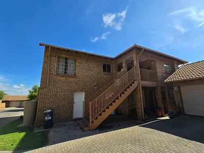 2 Bedroom Townhouse For Sale in Pretoria - ObTX.webp