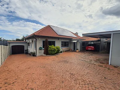 3 Bedroom House For Sale in Johannesburg - yCbg.webp