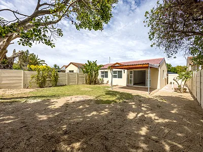 3 Bedroom House For Sale in Blouberg - Zya6.webp