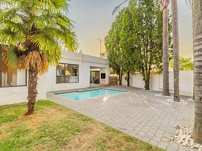 3 Bedroom House For Sale in Sandton - khtu.webp