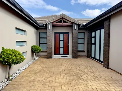 4 Bedroom House For Sale in Secunda - eZqD.webp